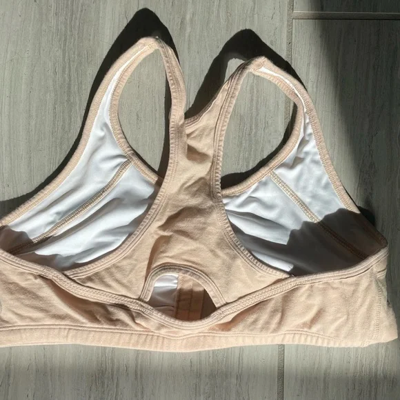 Bras 38. Racerback. - Picture 5 of 10